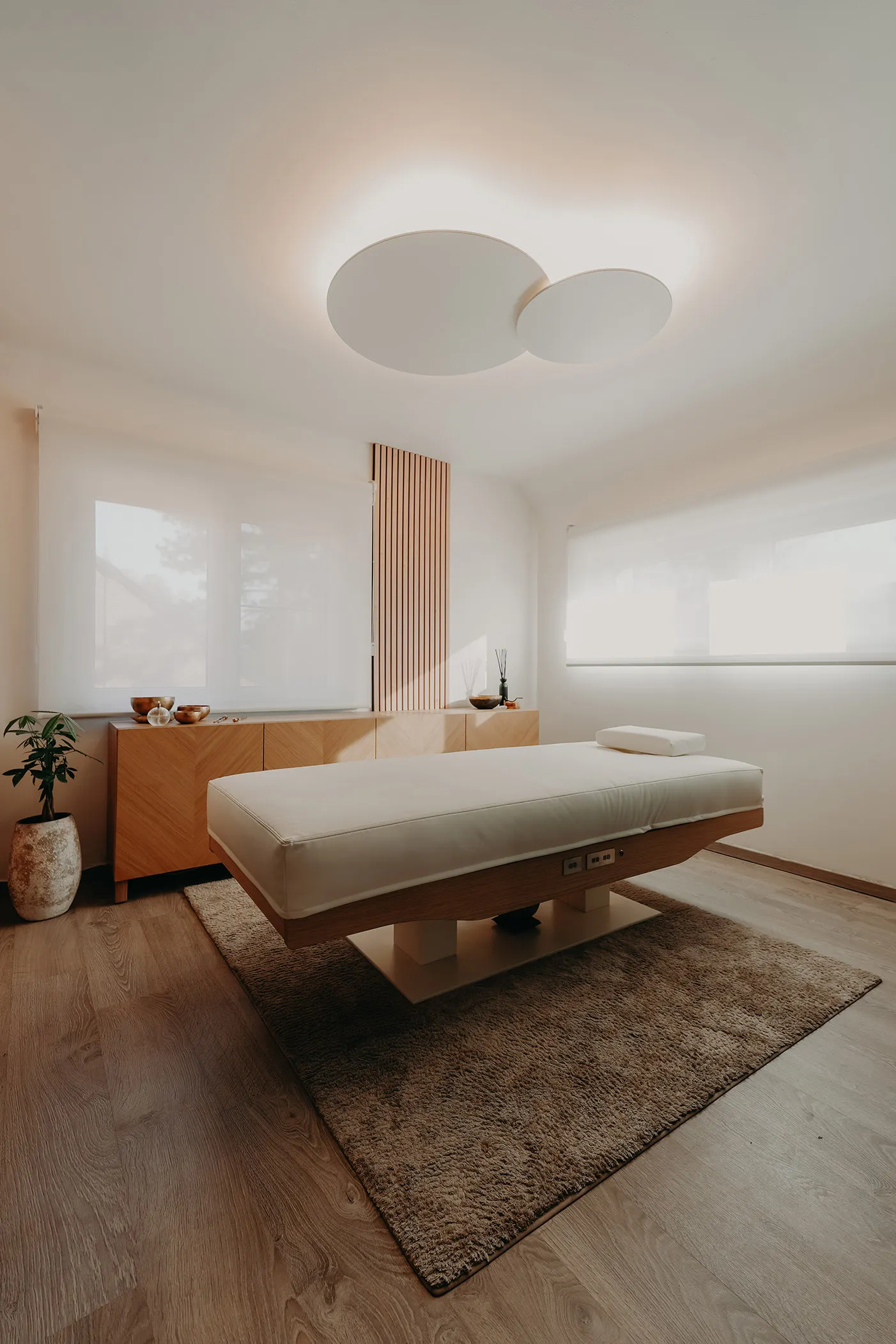 Table Skyy Nude massage pro