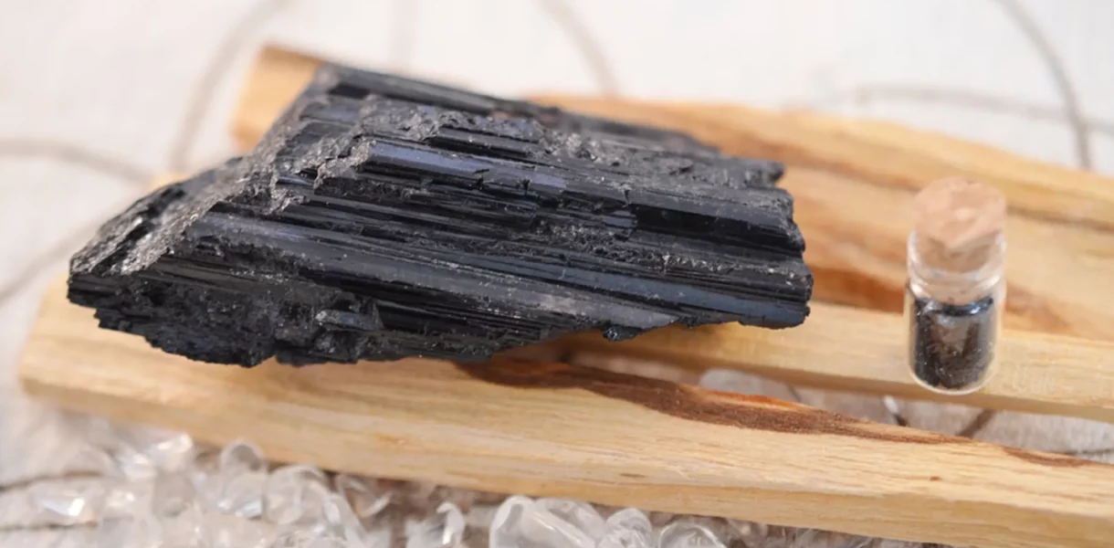 Tourmaline pierre du massage power body