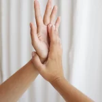 Massage des mains et bras