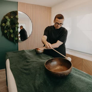 Soin sonore aux bols tibétains et diapasons thérapeutiques
